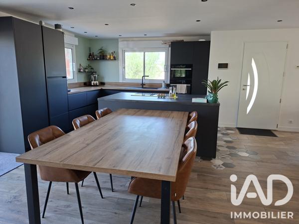 Maison à vendre 6 pièces 206,92 m² Neuville-de-Poitou