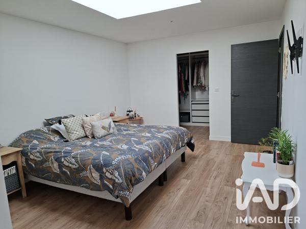 Maison à vendre 6 pièces 206,92 m² Neuville-de-Poitou