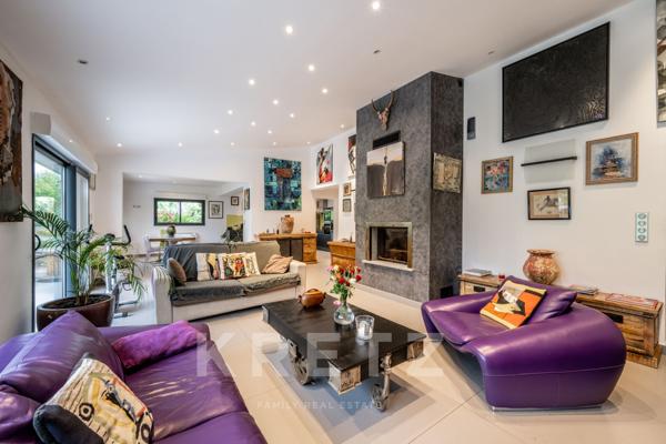 Maison d'architecte avec piscine et vue mer