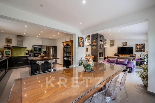 Maison d'architecte avec piscine et vue mer