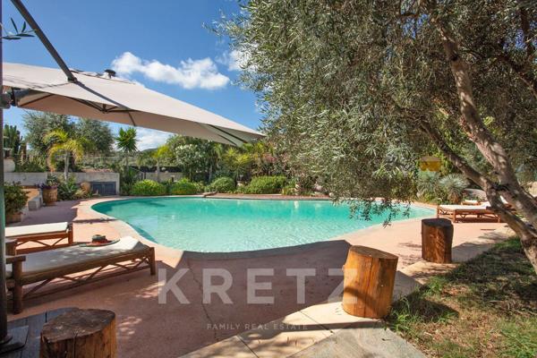 Maison d'architecte avec piscine et vue mer