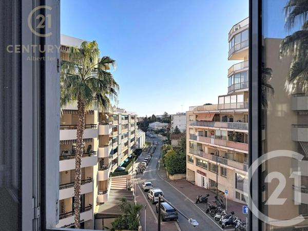 Appartement F4 à vendre  3 pièces - 81,10 m 2   ANTIBES  - 06