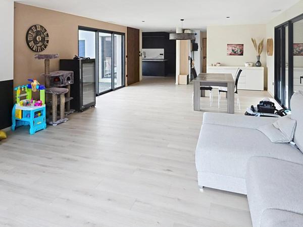 PAVILLON 6 CHAMBRES A CHABAN! AVEC JARDIN