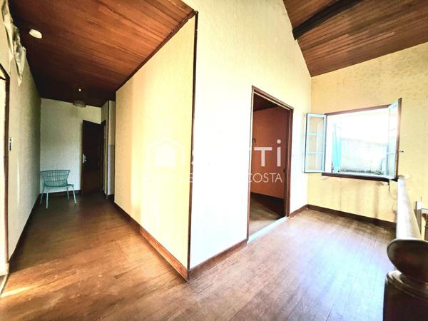 MAISON PROCHE TOUS COMMERCES AVEC JARDIN ET GARAGE