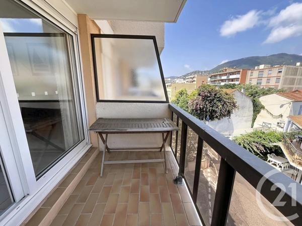 Appartement T2 à vendre  2 pièces - 34,24 m 2   LE LAVANDOU  - 83
