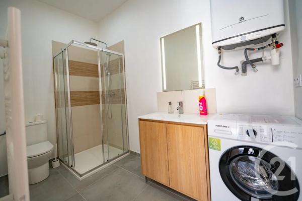 Appartement T2 à vendre  2 pièces - 34,24 m 2   LE LAVANDOU  - 83