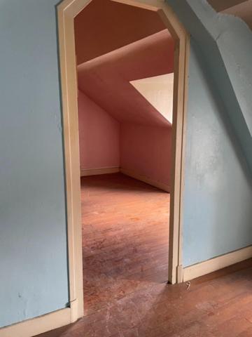 EXCLUSIVITÉ – Maison de ville à rénover avec beau potentiel - Centre de Commentry