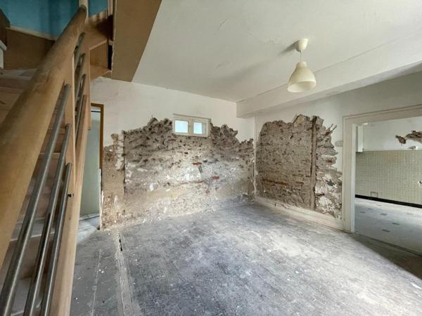 EXCLUSIVITÉ – Maison de ville à rénover avec beau potentiel - Centre de Commentry