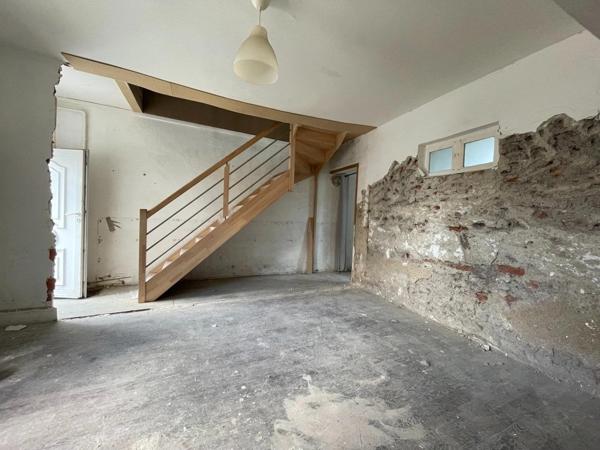 EXCLUSIVITÉ – Maison de ville à rénover avec beau potentiel - Centre de Commentry