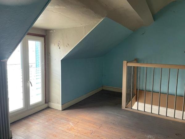EXCLUSIVITÉ – Maison de ville à rénover avec beau potentiel - Centre de Commentry