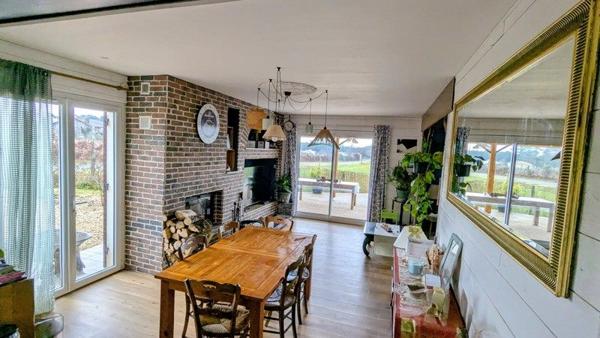 Maison à vendre |  Saint-Aigulin |  7 pièces | 155 m²