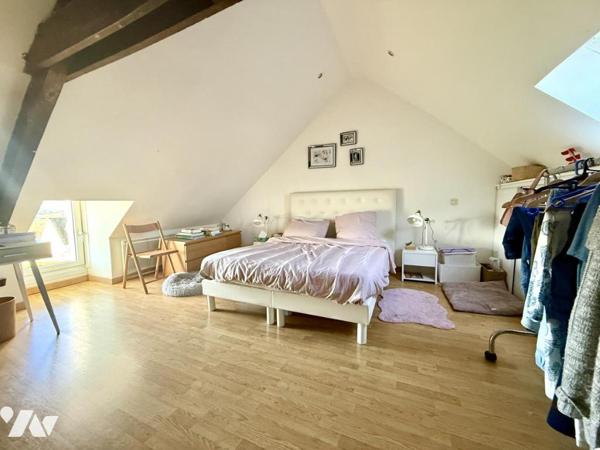 Maison en pierre avec vue dégagée