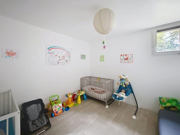 Maison Ussac à vendre 160 m²-5 chambres-2 salles de bains-jardin-garage-véranda