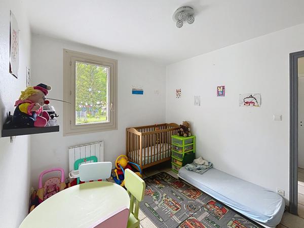 Maison Ussac à vendre 160 m²-5 chambres-2 salles de bains-jardin-garage-véranda