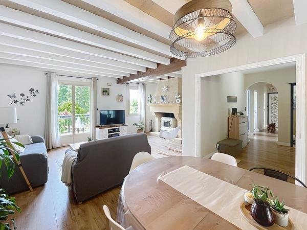 Maison Ussac à vendre 160 m²-5 chambres-2 salles de bains-jardin-garage-véranda