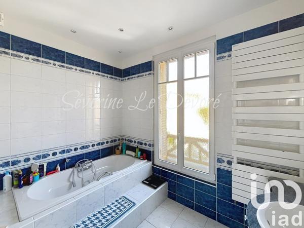 Maison à vendre 8 pièces 143 m² Saint-Leu-la-Forêt