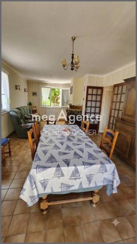 Maison à PONT-L'ABBE-D'ARNOULT, 17250 - 4 pièces 94m²