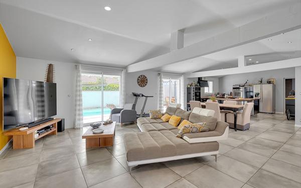 Maison à vendre    5 pièces • 215 m2 Cugnaux