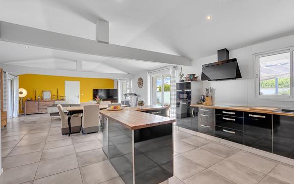 Maison à vendre    5 pièces • 215 m2 Cugnaux