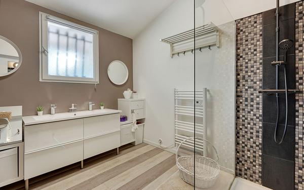 Maison à vendre    5 pièces • 215 m2 Cugnaux