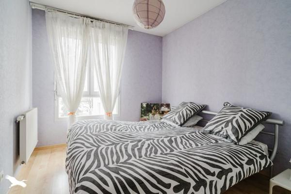 Appartement à vendre 330 000 € Décines-Charpieu 4 p 100 m² DPE C