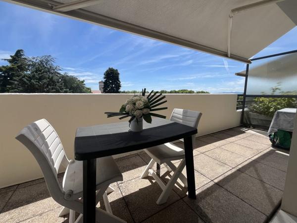 Appartement à vendre 330 000 € Décines-Charpieu 4 p 100 m² DPE C