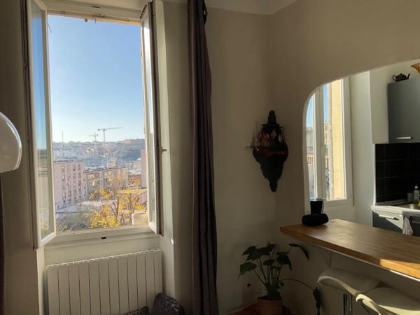 Dpt Bouches du Rhône (13), à vendre MARSEILLE 2EME ARRONDISSEMENT appartement T1 de 31 m²  habitables