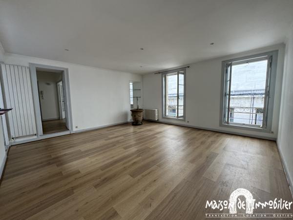Location Spacieux Appartement - 4 pièces - 110m² - COGNAC hypercentre