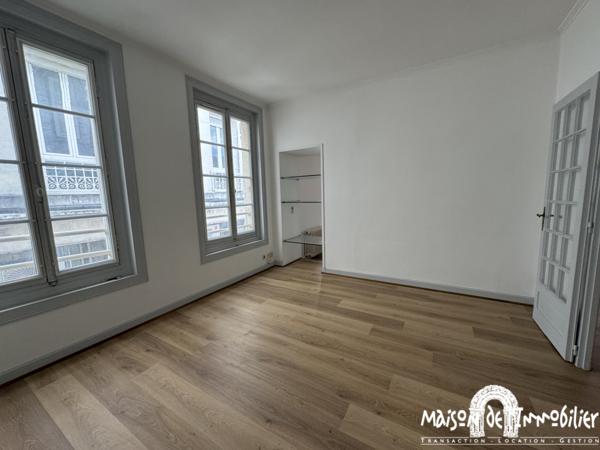 Location Spacieux Appartement - 4 pièces - 110m² - COGNAC hypercentre