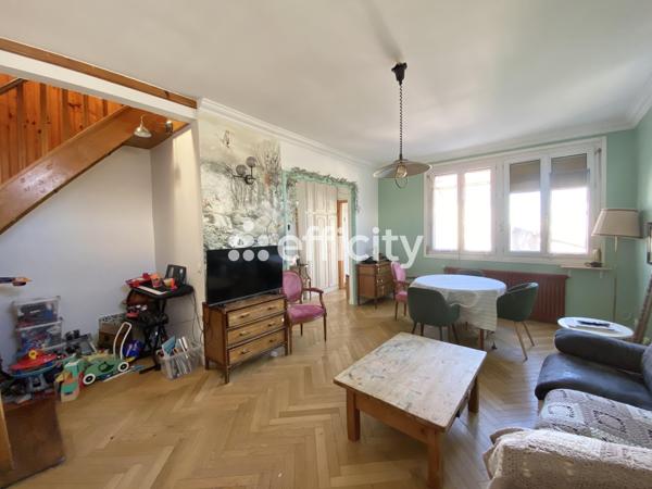 Maison
         4 pièces
        - 100 m² Exclusivité 325 000 € *
