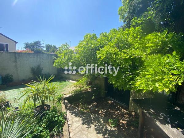 Maison
         4 pièces
        - 100 m² Exclusivité 325 000 € *