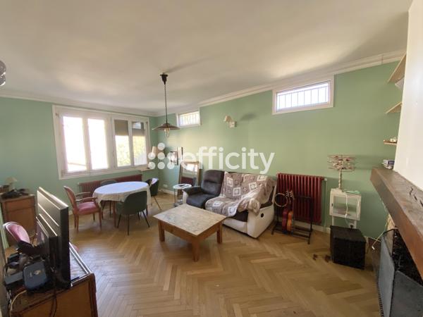 Maison
         4 pièces
        - 100 m² Exclusivité 325 000 € *