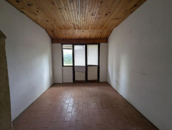 Villa plain pied à rénover sur 750m² de terrain plat