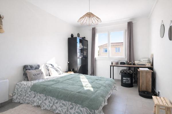 Appartement T3 à pied des plages et centre ville au calme
