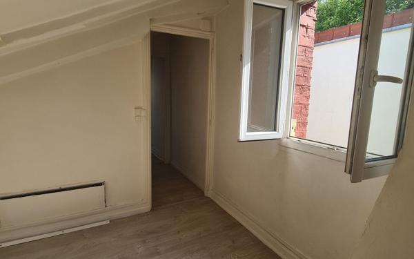 Appartement à vendre    2 pièces • 12,02 m2 Paris 20