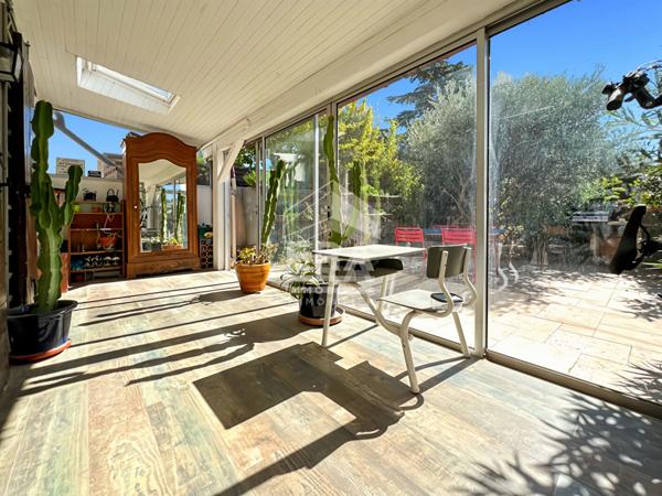 EXCLUSIVITE  - LES PENNES MIRABEAU - Maison T5 3 chambres de 98m2 environ dont véranda sur une parcelle de 157m2
