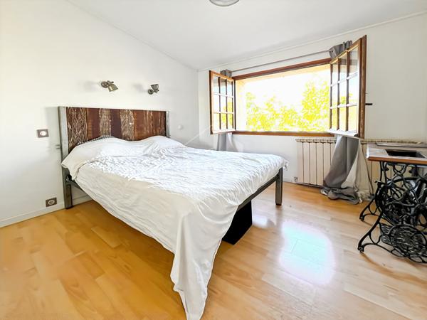 EXCLUSIVITE  - LES PENNES MIRABEAU - Maison T5 3 chambres de 98m2 environ dont véranda sur une parcelle de 157m2