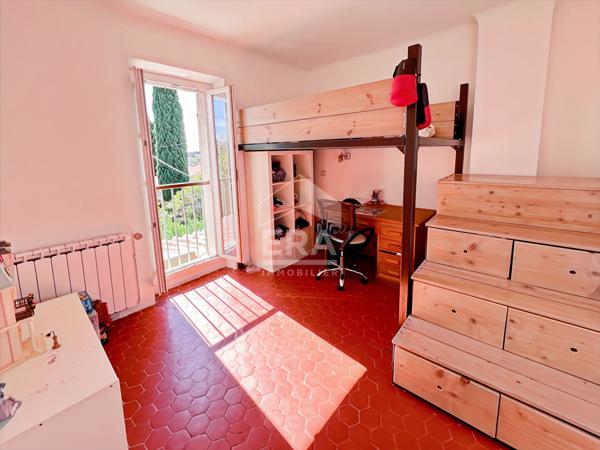 EXCLUSIVITE  - LES PENNES MIRABEAU - Maison T5 3 chambres de 98m2 environ dont véranda sur une parcelle de 157m2