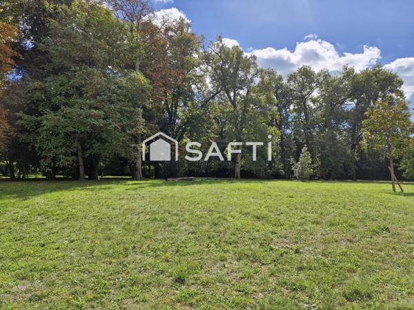 calme , bien situé , vue sur le parc et refait à neuf