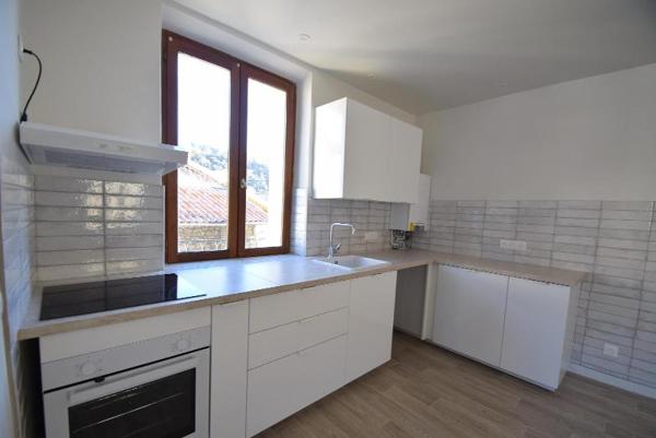 Appartement 4 pièces de 82 m² à Labegude