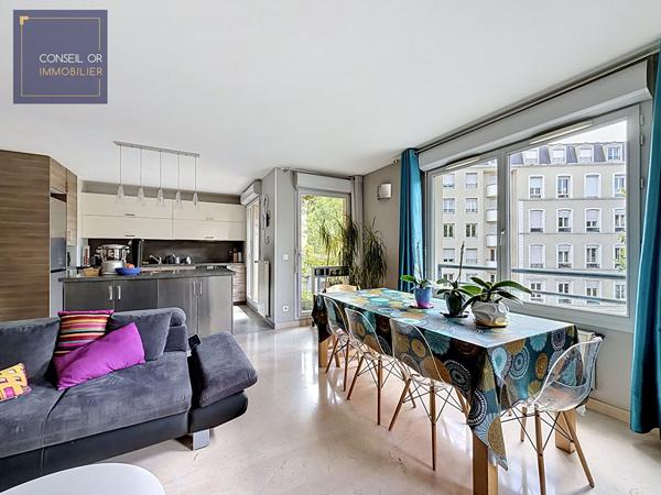 LYON 7 Saxe Gambetta T4 de 91 m² avec 2 balcons, vue dégagée, parking et cave , Lyon
