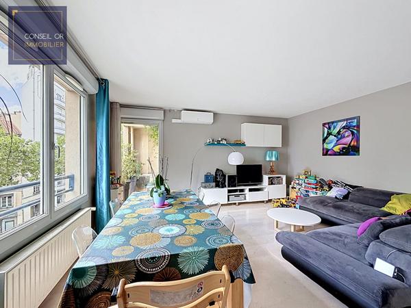 LYON 7 Saxe Gambetta T4 de 91 m² avec 2 balcons, vue dégagée, parking et cave , Lyon