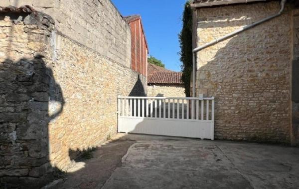 Vente Maison Champagne-mouton   