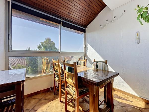 Appartement 5 pièces 112 m² Dernier Étage à Vendre à la Batarelle Marseille