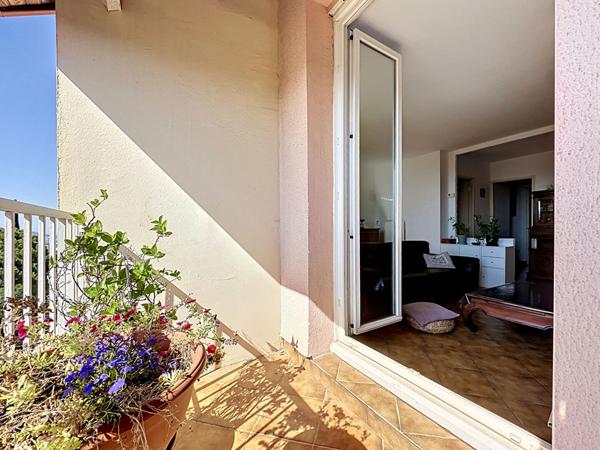 Appartement 5 pièces 112 m² Dernier Étage à Vendre à la Batarelle Marseille