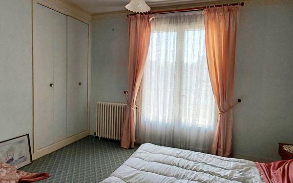 Maison à vendre    6 pièces •  Port-des-Barques