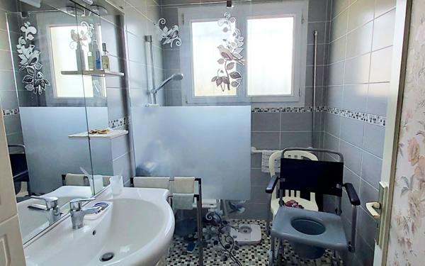 Maison à vendre    6 pièces •  Port-des-Barques