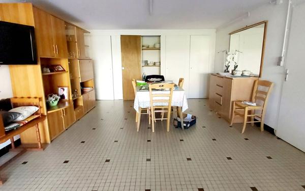 Maison à vendre    6 pièces •  Port-des-Barques