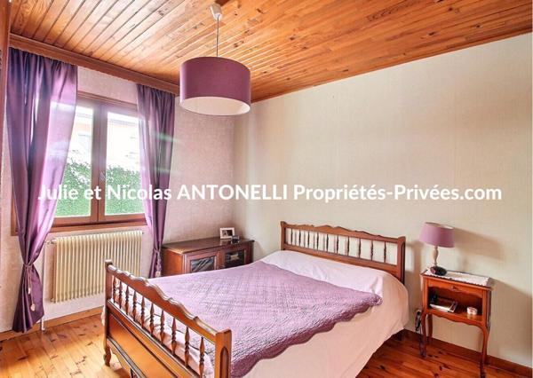 Maison 92m² habitables, 3 chambres, un garage + un carport  terrain 800m² avec beau jardin et grande terrasse