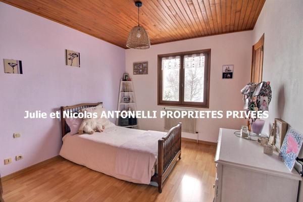 Maison 92m² habitables, 3 chambres, un garage + un carport  terrain 800m² avec beau jardin et grande terrasse